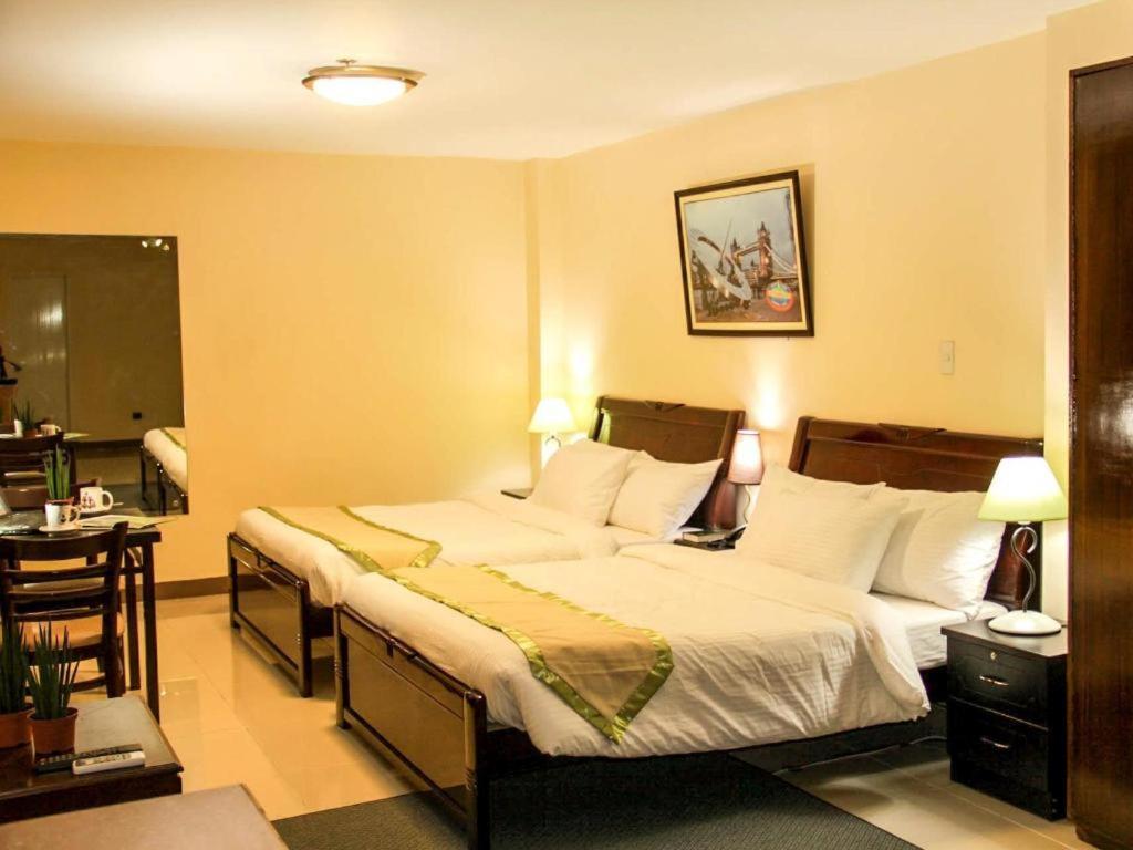 Time Travellers Hotel Манила Экстерьер фото